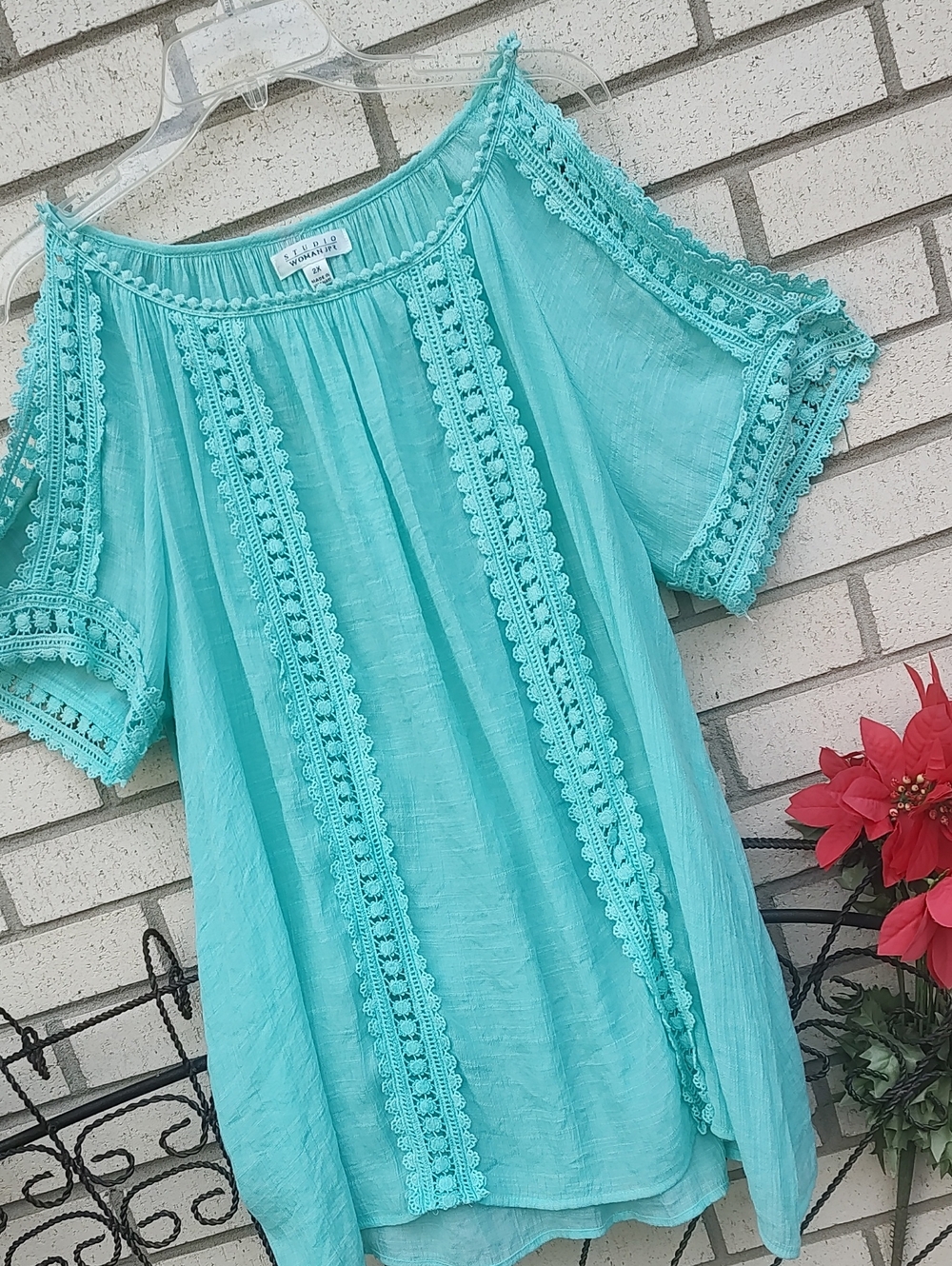 Lightweight Aqua Cold-Shoulder Crochet Trim Tunic - Picture 5 of 10